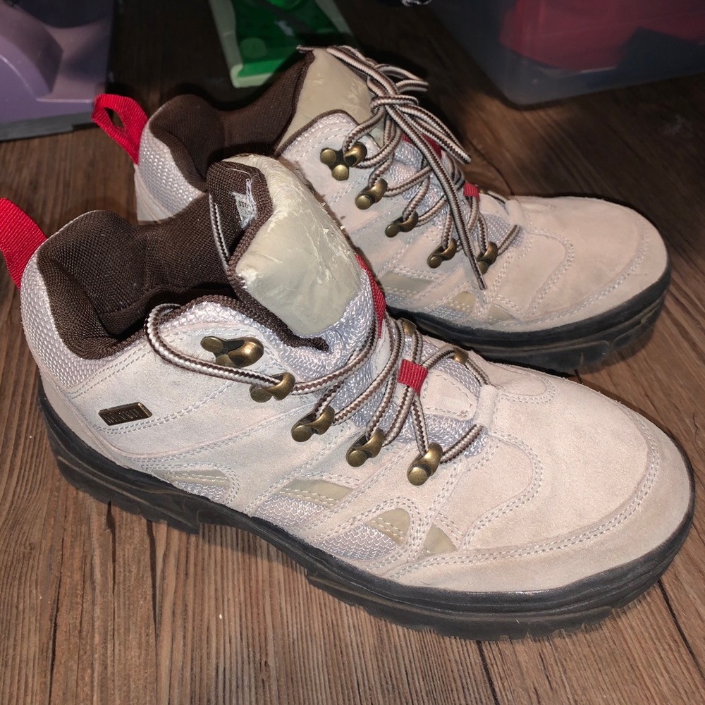 ITASCA Women’s Hiking Boots